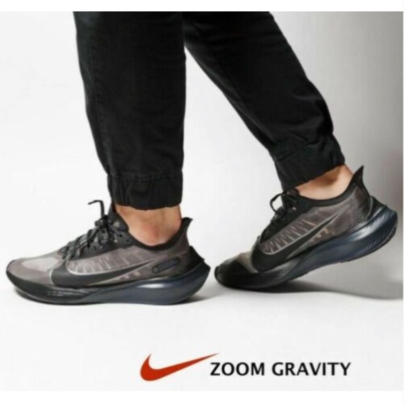 men's zoom gravity running sneakers